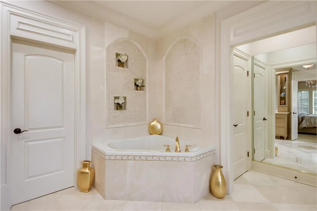 5480 Claire Rose Lane, Atlanta, Georgia 30327, 6 Bedrooms Bedrooms, ,7 BathroomsBathrooms,Residential,Sold,5480 Claire Rose Lane,6802173