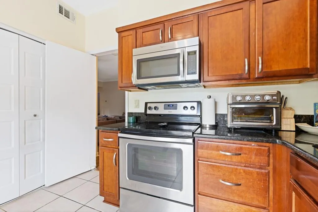 5145 Chemin De Vie, Atlanta, Georgia 30342, 2 Bedrooms Bedrooms, ,2 BathroomsBathrooms,Residential,For Sale,5145 Chemin De Vie,7762113