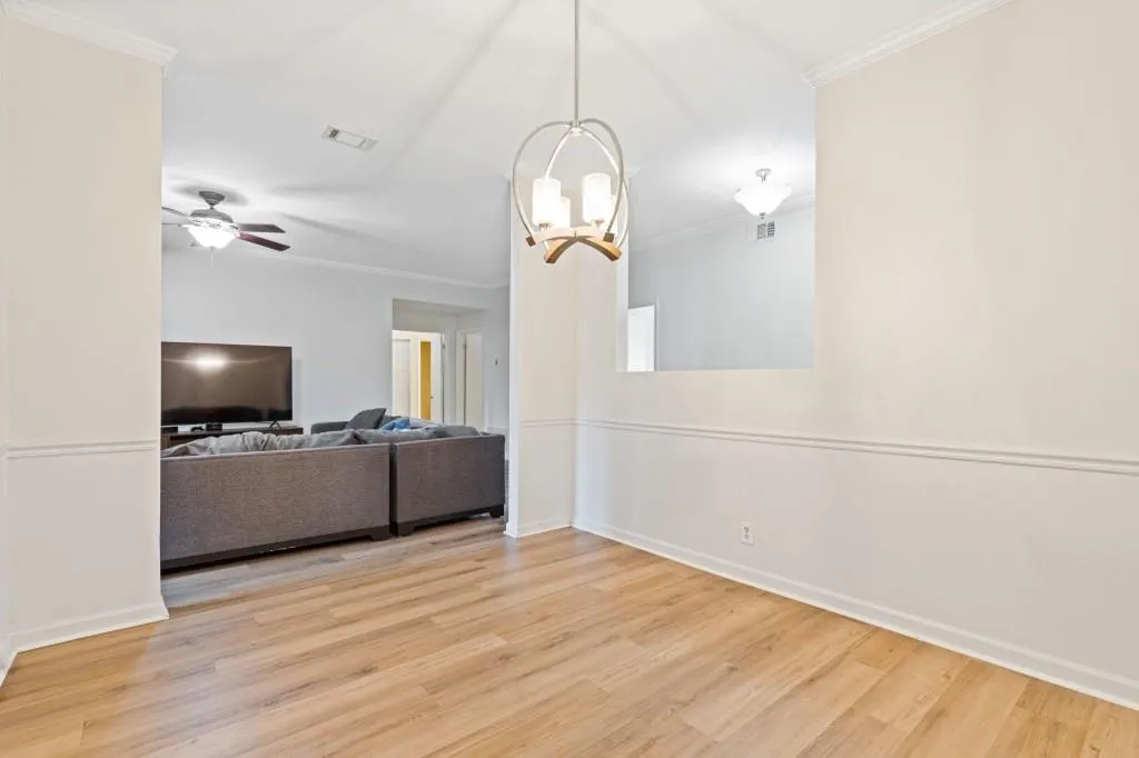 5145 Chemin De Vie, Atlanta, Georgia 30342, 2 Bedrooms Bedrooms, ,2 BathroomsBathrooms,Residential,For Sale,5145 Chemin De Vie,7762113
