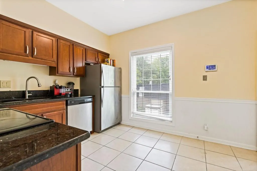 5145 Chemin De Vie, Atlanta, Georgia 30342, 2 Bedrooms Bedrooms, ,2 BathroomsBathrooms,Residential,For Sale,5145 Chemin De Vie,7762113