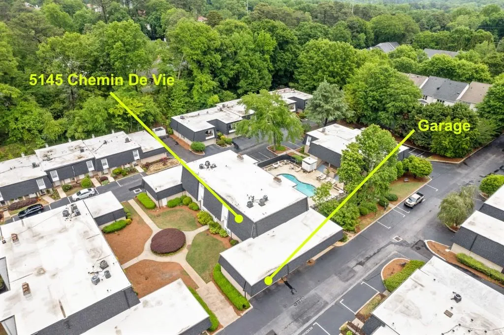 5145 Chemin De Vie, Atlanta, Georgia 30342, 2 Bedrooms Bedrooms, ,2 BathroomsBathrooms,Residential,For Sale,5145 Chemin De Vie,7762113