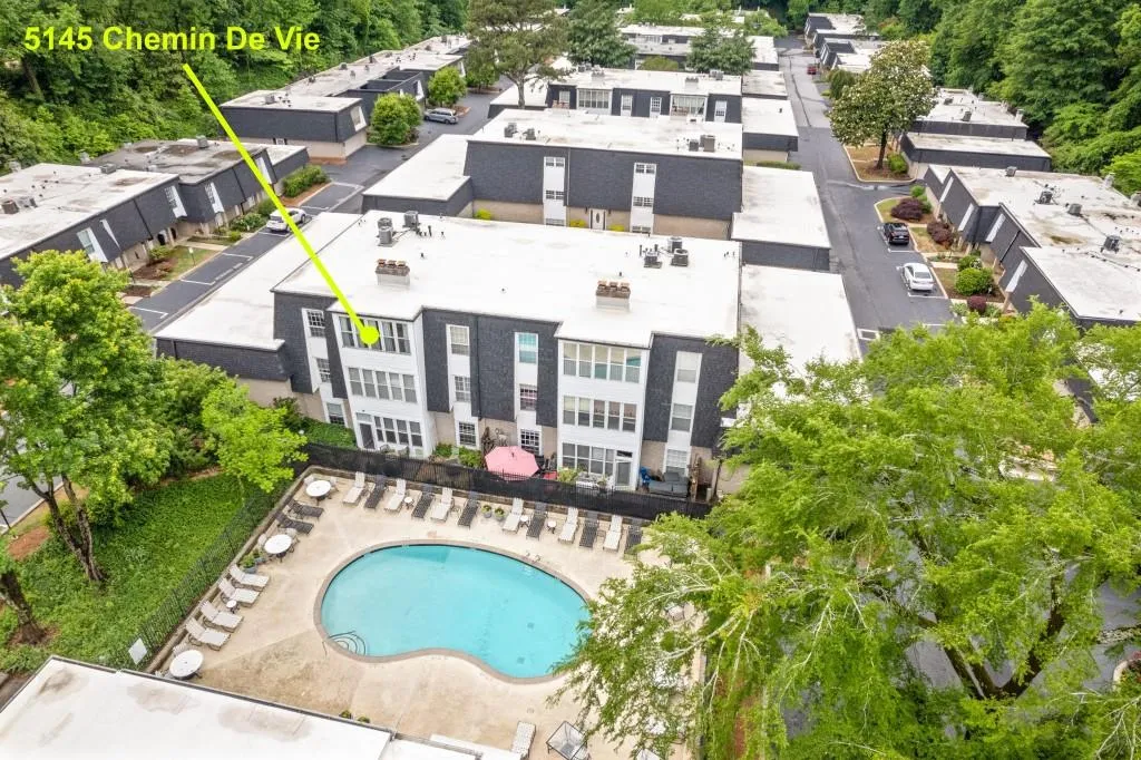 5145 Chemin De Vie, Atlanta, Georgia 30342, 2 Bedrooms Bedrooms, ,2 BathroomsBathrooms,Residential,For Sale,5145 Chemin De Vie,7762113