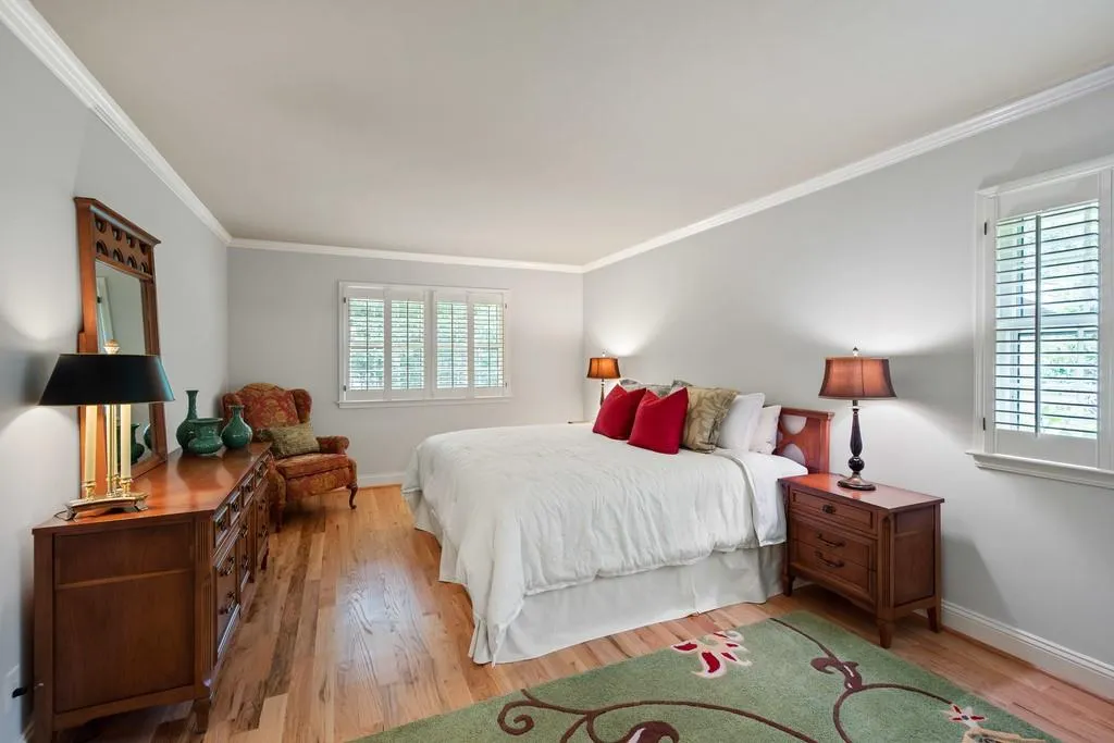 7050 Hunters Branch Drive, Sandy Springs, Georgia 30328, 5 Bedrooms Bedrooms, ,5 BathroomsBathrooms,Residential,Sold,7050 Hunters Branch Drive,6589626