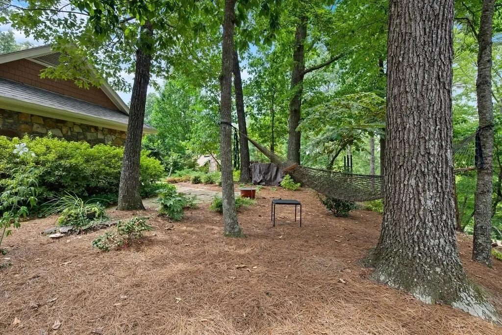 7050 Hunters Branch Drive, Sandy Springs, Georgia 30328, 5 Bedrooms Bedrooms, ,5 BathroomsBathrooms,Residential,Sold,7050 Hunters Branch Drive,6589626