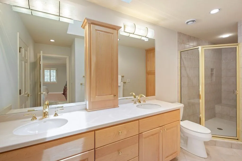 7050 Hunters Branch Drive, Sandy Springs, Georgia 30328, 5 Bedrooms Bedrooms, ,5 BathroomsBathrooms,Residential,Sold,7050 Hunters Branch Drive,6589626