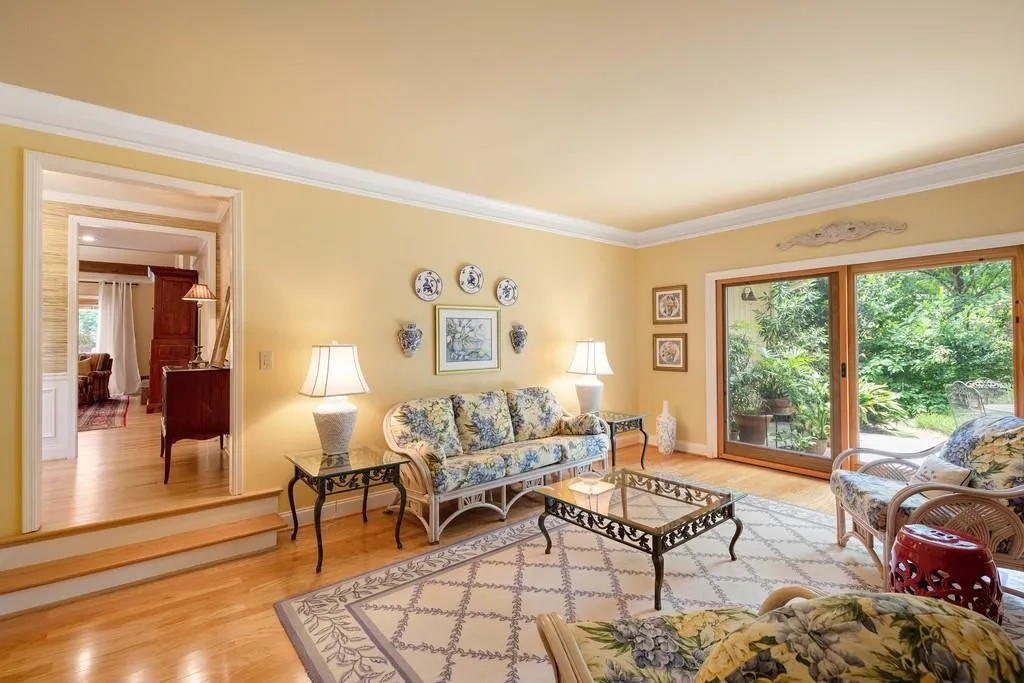 7050 Hunters Branch Drive, Sandy Springs, Georgia 30328, 5 Bedrooms Bedrooms, ,5 BathroomsBathrooms,Residential,Sold,7050 Hunters Branch Drive,6589626