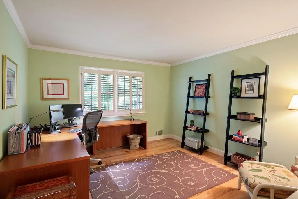 7050 Hunters Branch Drive, Sandy Springs, Georgia 30328, 5 Bedrooms Bedrooms, ,5 BathroomsBathrooms,Residential,Sold,7050 Hunters Branch Drive,6589626