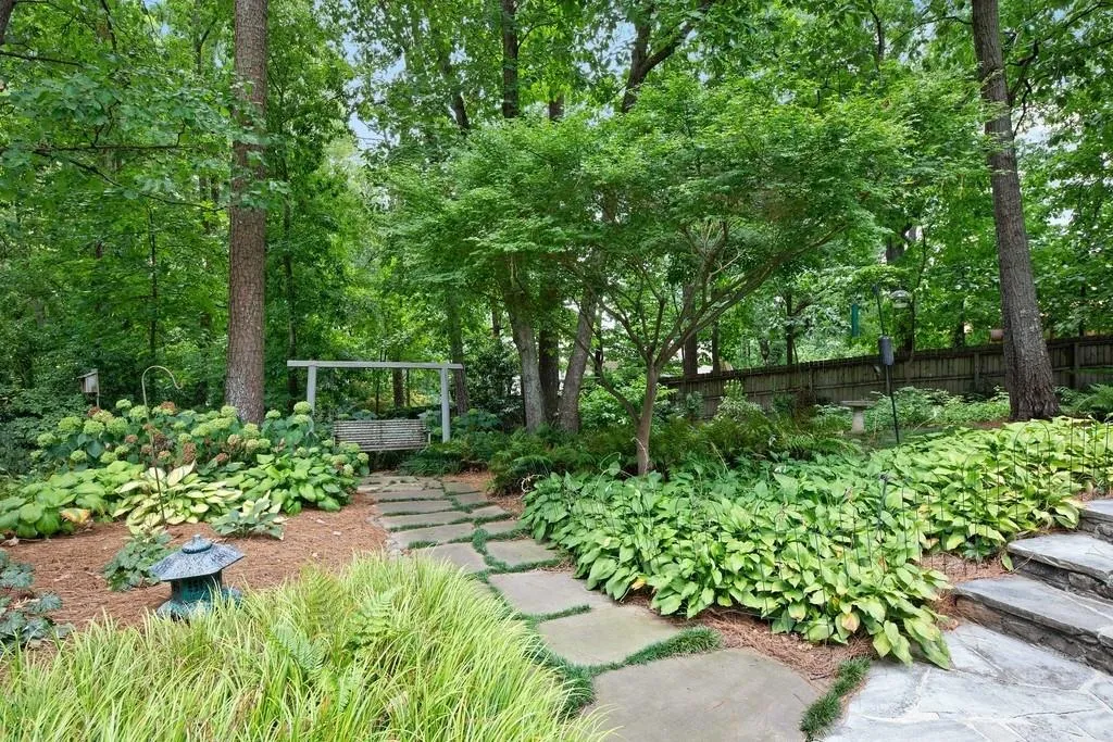 7050 Hunters Branch Drive, Sandy Springs, Georgia 30328, 5 Bedrooms Bedrooms, ,5 BathroomsBathrooms,Residential,Sold,7050 Hunters Branch Drive,6589626