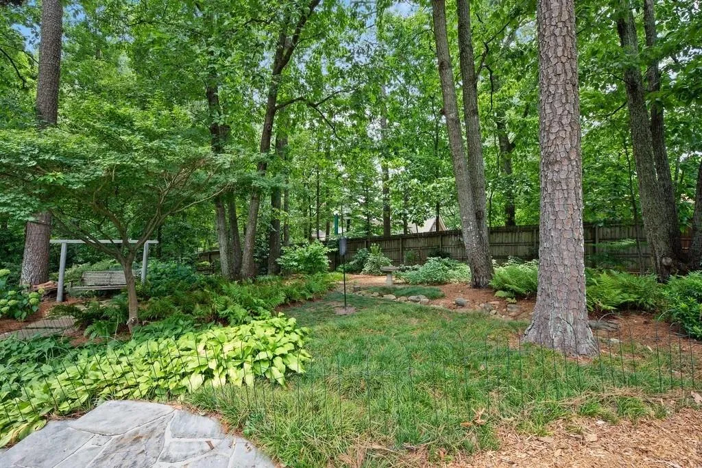 7050 Hunters Branch Drive, Sandy Springs, Georgia 30328, 5 Bedrooms Bedrooms, ,5 BathroomsBathrooms,Residential,Sold,7050 Hunters Branch Drive,6589626