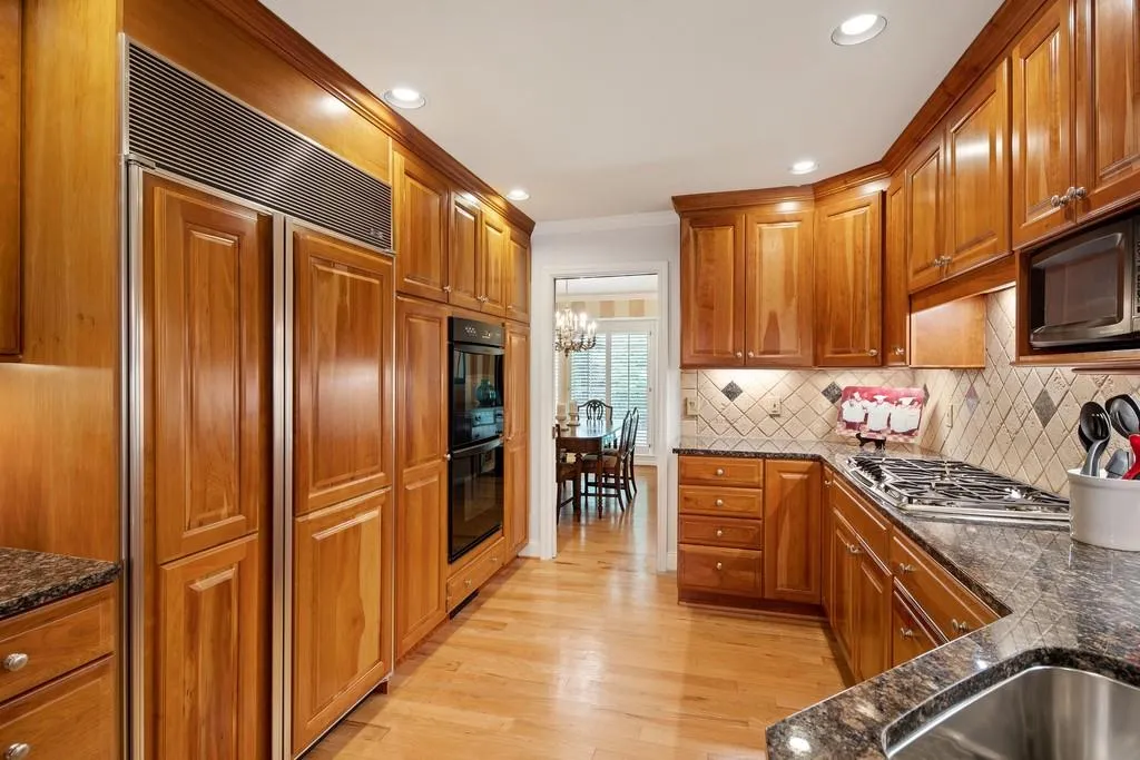 7050 Hunters Branch Drive, Sandy Springs, Georgia 30328, 5 Bedrooms Bedrooms, ,5 BathroomsBathrooms,Residential,Sold,7050 Hunters Branch Drive,6589626