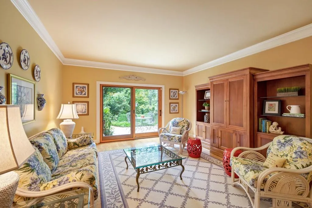 7050 Hunters Branch Drive, Sandy Springs, Georgia 30328, 5 Bedrooms Bedrooms, ,5 BathroomsBathrooms,Residential,Sold,7050 Hunters Branch Drive,6589626
