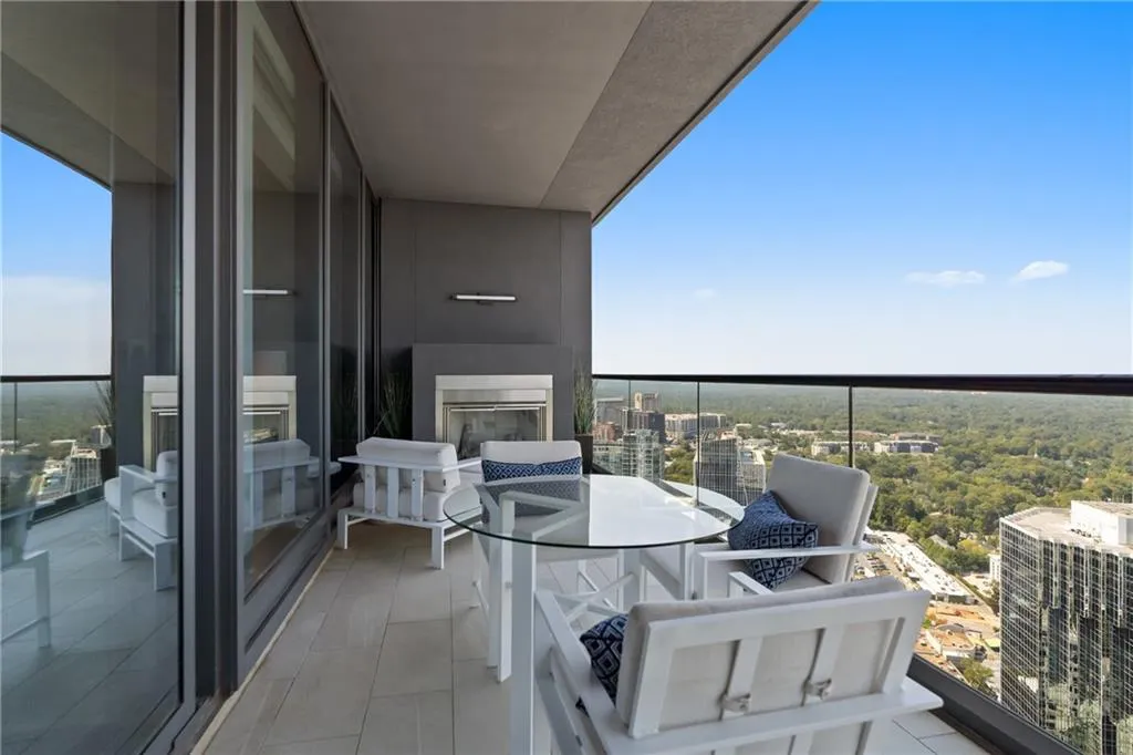 Balcony with outdoor dining area