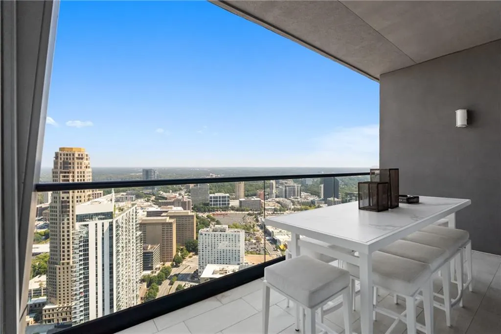 Balcony featuring a city view