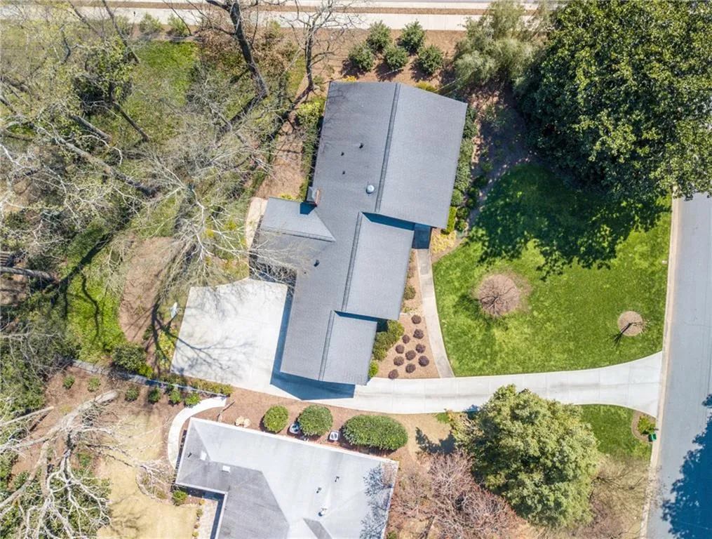 4695 Cherrywood Lane, Sandy Springs, Georgia 30342, 3 Bedrooms Bedrooms, ,2 BathroomsBathrooms,Residential,Sold,4695 Cherrywood Lane,5983806