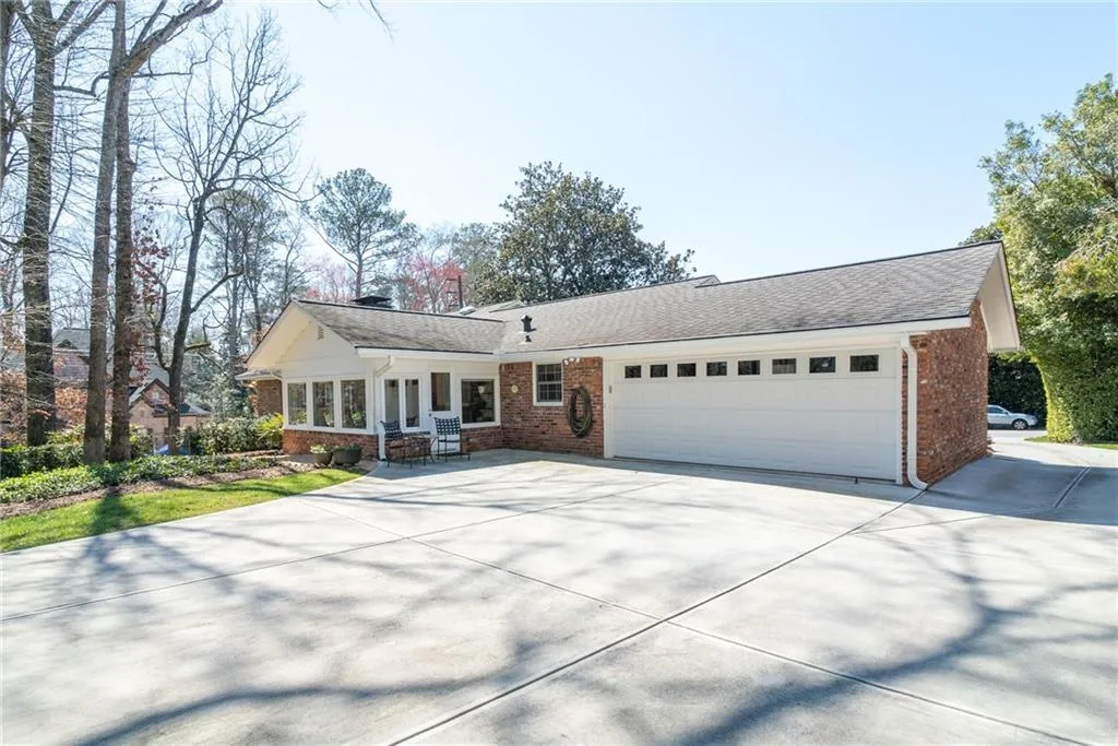 4695 Cherrywood Lane, Sandy Springs, Georgia 30342, 3 Bedrooms Bedrooms, ,2 BathroomsBathrooms,Residential,Sold,4695 Cherrywood Lane,5983806