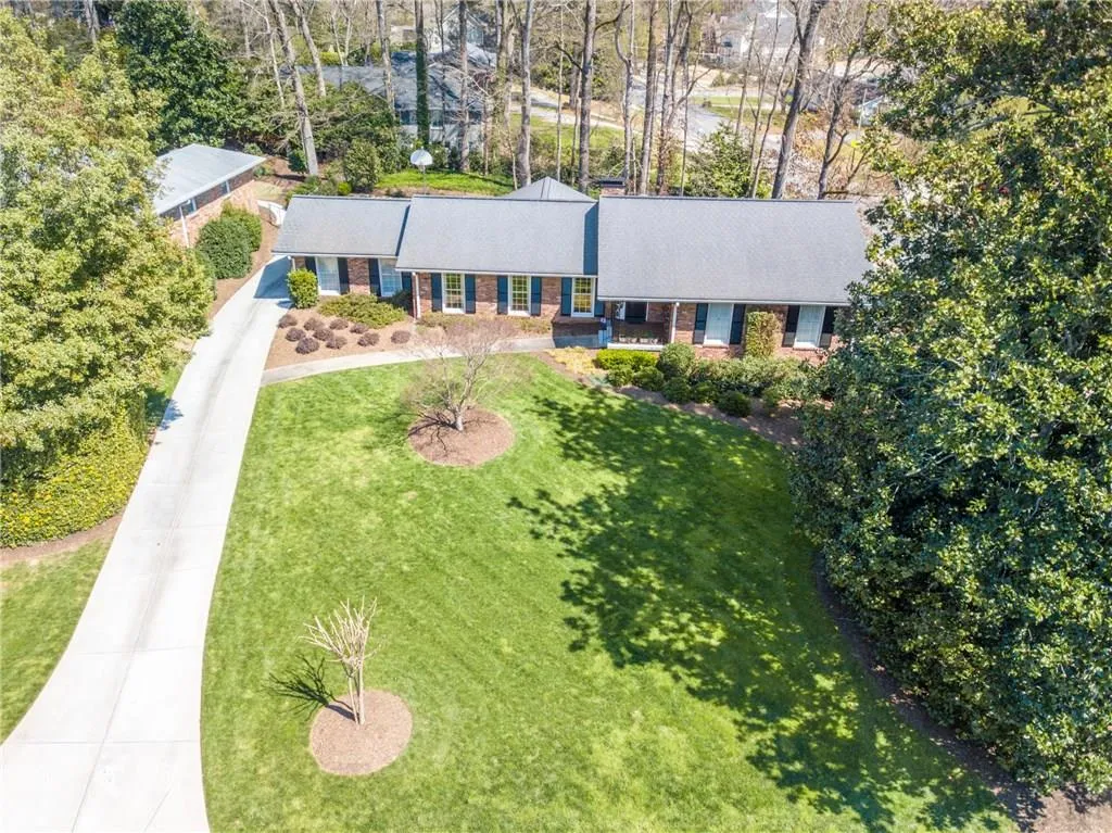 4695 Cherrywood Lane, Sandy Springs, Georgia 30342, 3 Bedrooms Bedrooms, ,2 BathroomsBathrooms,Residential,Sold,4695 Cherrywood Lane,5983806