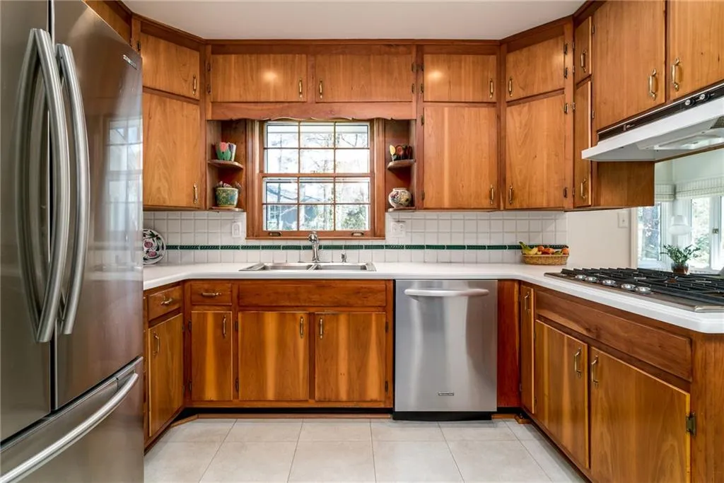 4695 Cherrywood Lane, Sandy Springs, Georgia 30342, 3 Bedrooms Bedrooms, ,2 BathroomsBathrooms,Residential,Sold,4695 Cherrywood Lane,5983806