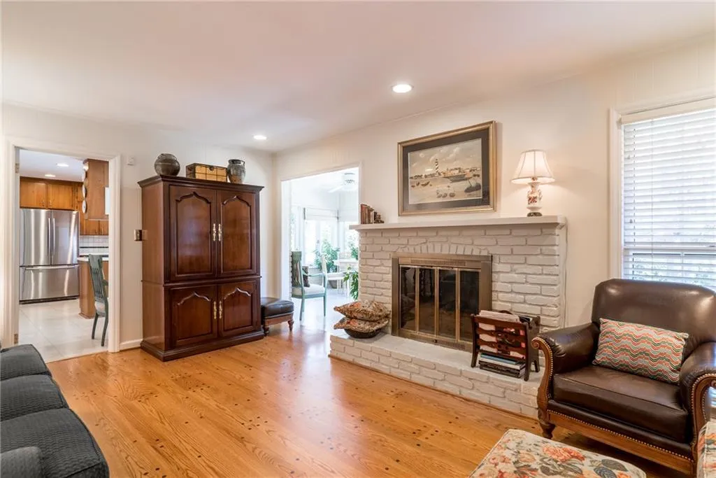 4695 Cherrywood Lane, Sandy Springs, Georgia 30342, 3 Bedrooms Bedrooms, ,2 BathroomsBathrooms,Residential,Sold,4695 Cherrywood Lane,5983806