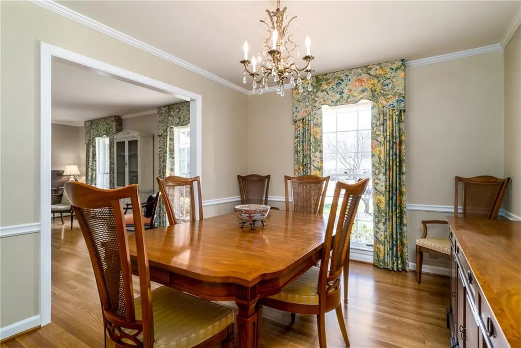 4695 Cherrywood Lane, Sandy Springs, Georgia 30342, 3 Bedrooms Bedrooms, ,2 BathroomsBathrooms,Residential,Sold,4695 Cherrywood Lane,5983806