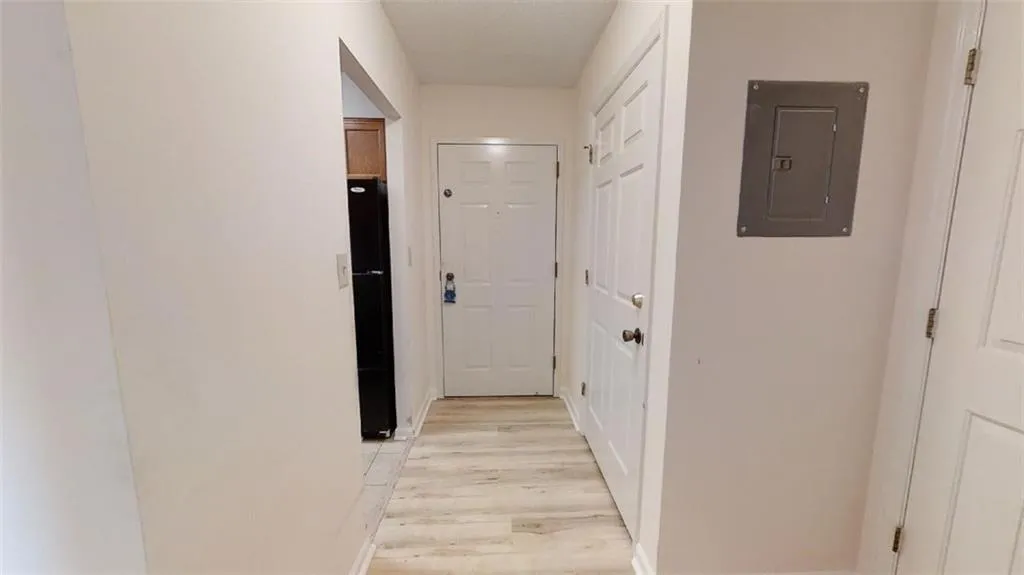 300 Johnson Ferry Road Ne Unit B612, Sandy Springs, Georgia 30328, 1 Bedroom Bedrooms, ,1 BathroomBathrooms,Residential,Sold,300 Johnson Ferry Road Ne Unit B612,6933326