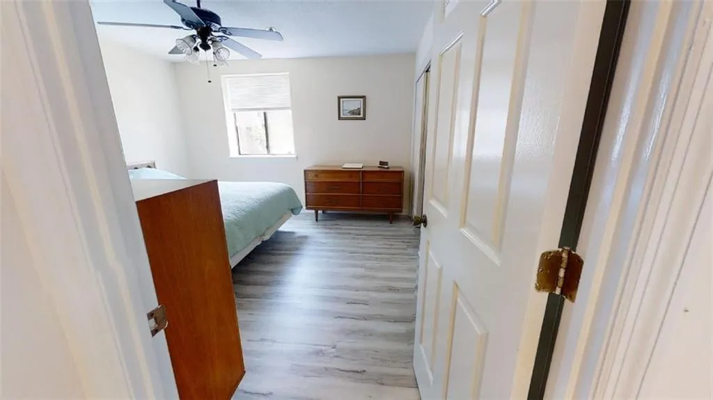 300 Johnson Ferry Road Ne Unit B612, Sandy Springs, Georgia 30328, 1 Bedroom Bedrooms, ,1 BathroomBathrooms,Residential,Sold,300 Johnson Ferry Road Ne Unit B612,6933326