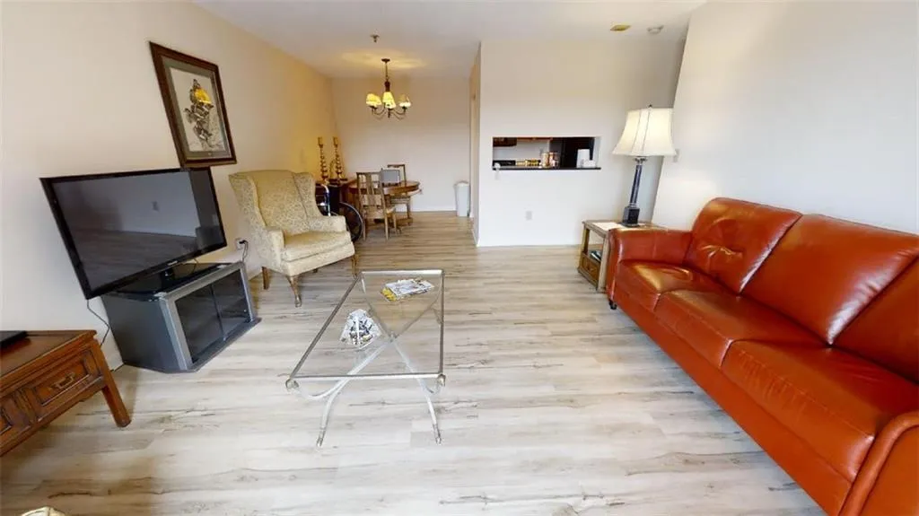 300 Johnson Ferry Road Ne Unit B612, Sandy Springs, Georgia 30328, 1 Bedroom Bedrooms, ,1 BathroomBathrooms,Residential,Sold,300 Johnson Ferry Road Ne Unit B612,6933326