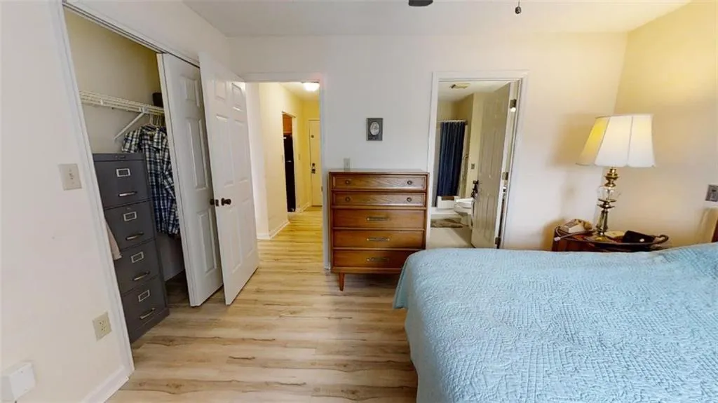 300 Johnson Ferry Road Ne Unit B612, Sandy Springs, Georgia 30328, 1 Bedroom Bedrooms, ,1 BathroomBathrooms,Residential,Sold,300 Johnson Ferry Road Ne Unit B612,6933326