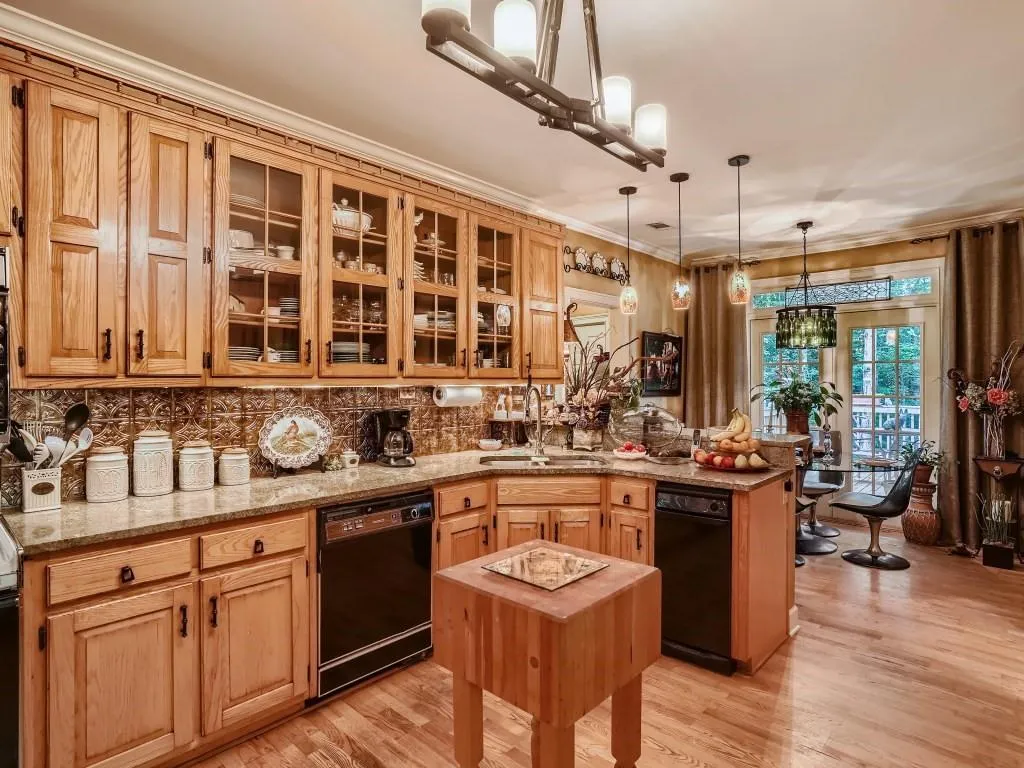 7155 Roswell Road Unit 56, Sandy Springs, Georgia 30328, 4 Bedrooms Bedrooms, ,5 BathroomsBathrooms,Residential,Sold,7155 Roswell Road Unit 56,7234535