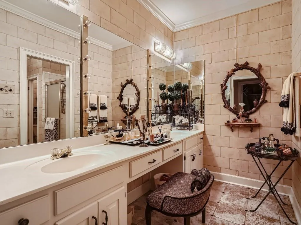 7155 Roswell Road Unit 56, Sandy Springs, Georgia 30328, 4 Bedrooms Bedrooms, ,5 BathroomsBathrooms,Residential,Sold,7155 Roswell Road Unit 56,7234535