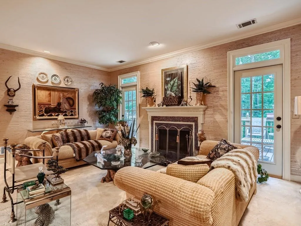 7155 Roswell Road Unit 56, Sandy Springs, Georgia 30328, 4 Bedrooms Bedrooms, ,5 BathroomsBathrooms,Residential,Sold,7155 Roswell Road Unit 56,7234535