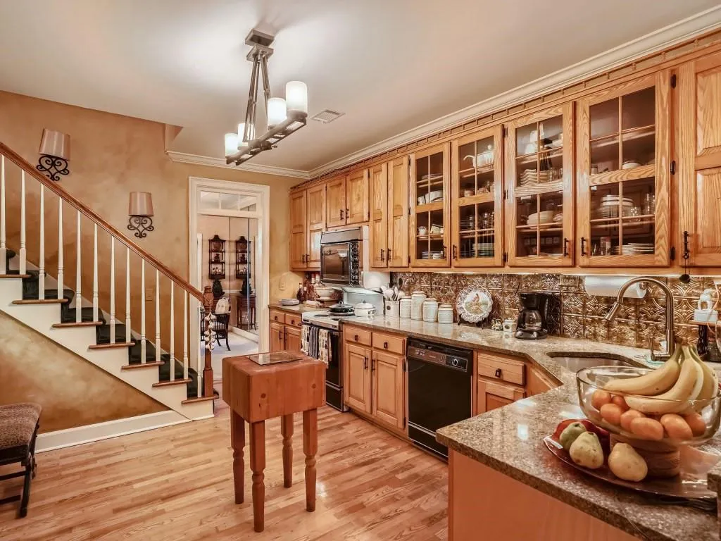 7155 Roswell Road Unit 56, Sandy Springs, Georgia 30328, 4 Bedrooms Bedrooms, ,5 BathroomsBathrooms,Residential,Sold,7155 Roswell Road Unit 56,7234535