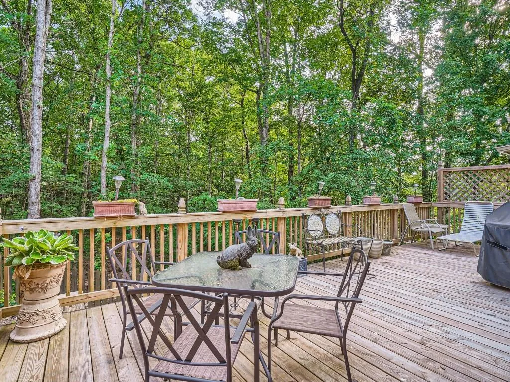 7155 Roswell Road Unit 56, Sandy Springs, Georgia 30328, 4 Bedrooms Bedrooms, ,5 BathroomsBathrooms,Residential,Sold,7155 Roswell Road Unit 56,7234535