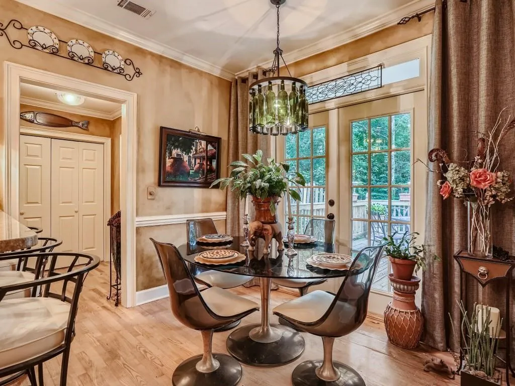 7155 Roswell Road Unit 56, Sandy Springs, Georgia 30328, 4 Bedrooms Bedrooms, ,5 BathroomsBathrooms,Residential,Sold,7155 Roswell Road Unit 56,7234535