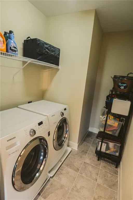 200 River Vista Drive Unit 742, Atlanta, Georgia 30339, 2 Bedrooms Bedrooms, ,2 BathroomsBathrooms,Residential,Sold,200 River Vista Drive Unit 742,5999969