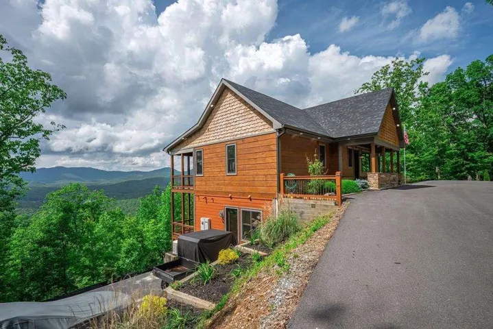 193 Pontoosuc Drive, Mineral Bluff, Georgia 30559