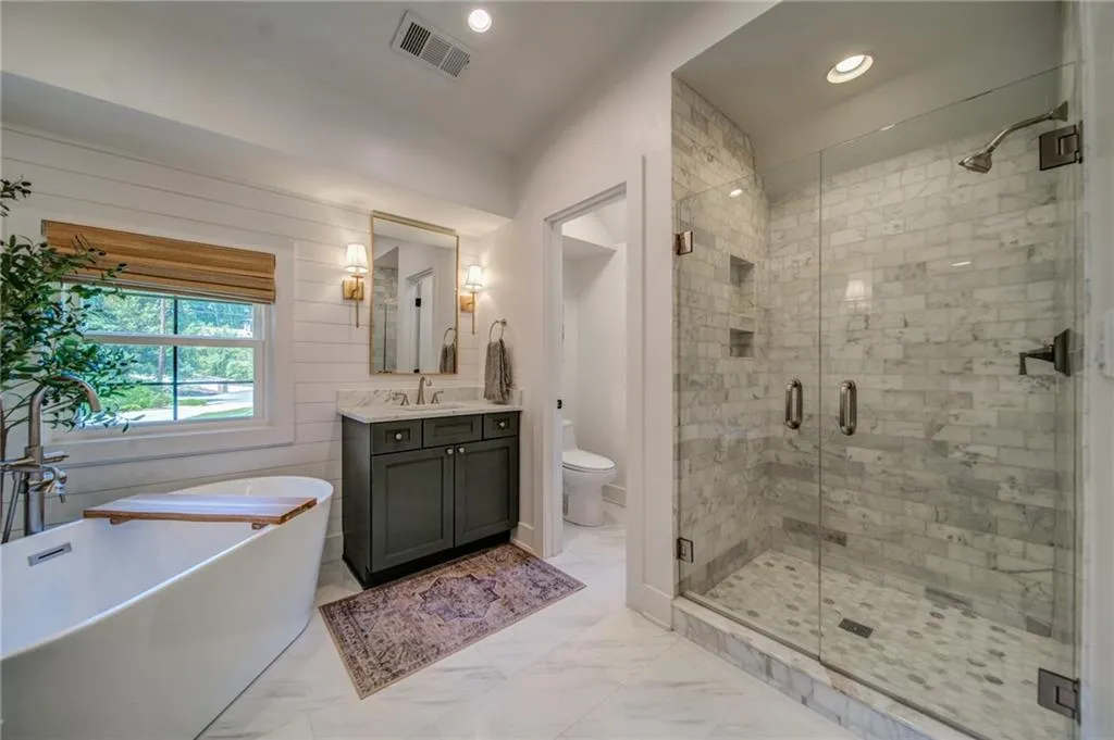 260 Danbury Lane, Atlanta, Georgia 30327, 6 Bedrooms Bedrooms, ,4 BathroomsBathrooms,Residential,Sold,260 Danbury Lane,7240997