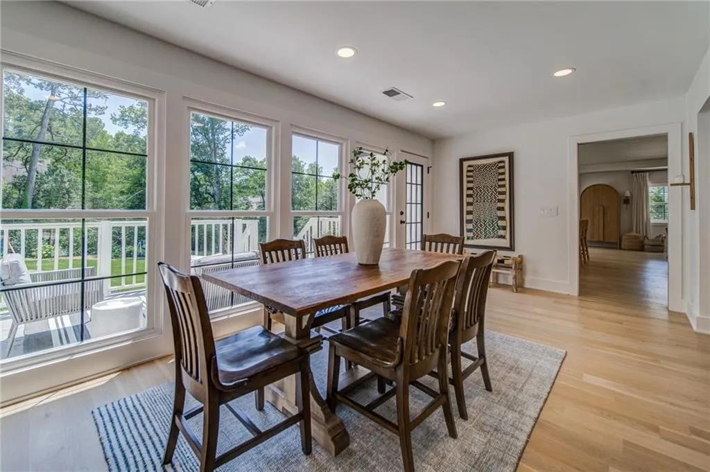 260 Danbury Lane, Atlanta, Georgia 30327, 6 Bedrooms Bedrooms, ,4 BathroomsBathrooms,Residential,Sold,260 Danbury Lane,7240997