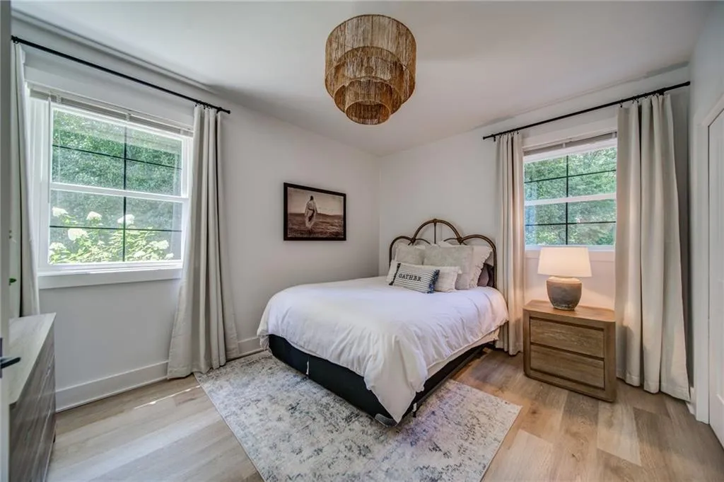 260 Danbury Lane, Atlanta, Georgia 30327, 6 Bedrooms Bedrooms, ,4 BathroomsBathrooms,Residential,Sold,260 Danbury Lane,7240997