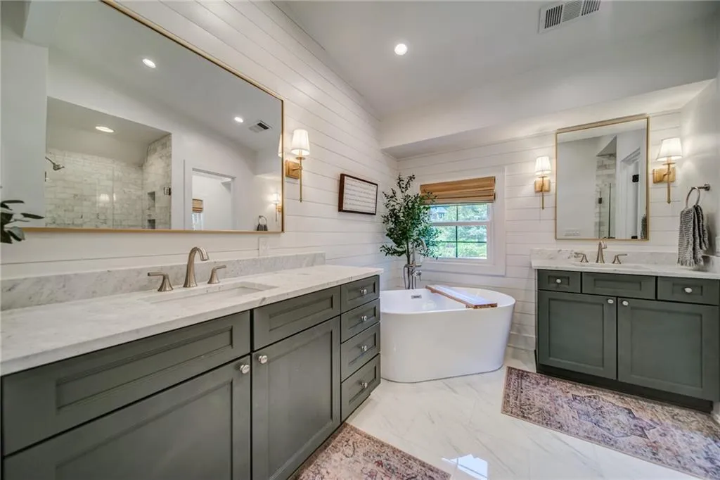 260 Danbury Lane, Atlanta, Georgia 30327, 6 Bedrooms Bedrooms, ,4 BathroomsBathrooms,Residential,Sold,260 Danbury Lane,7240997