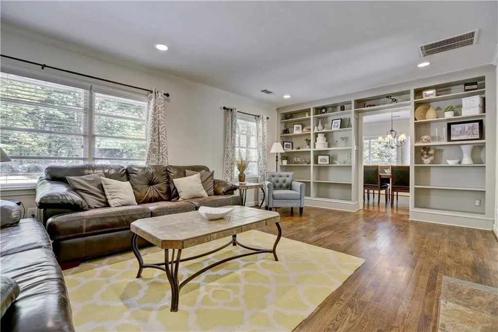 101 Mount Paran Road, Atlanta, Georgia 30342, 4 Bedrooms Bedrooms, ,3 BathroomsBathrooms,Residential,Sold,101 Mount Paran Road,5839106