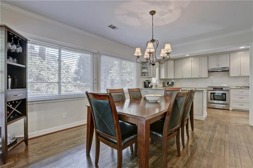 101 Mount Paran Road, Atlanta, Georgia 30342, 4 Bedrooms Bedrooms, ,3 BathroomsBathrooms,Residential,Sold,101 Mount Paran Road,5839106