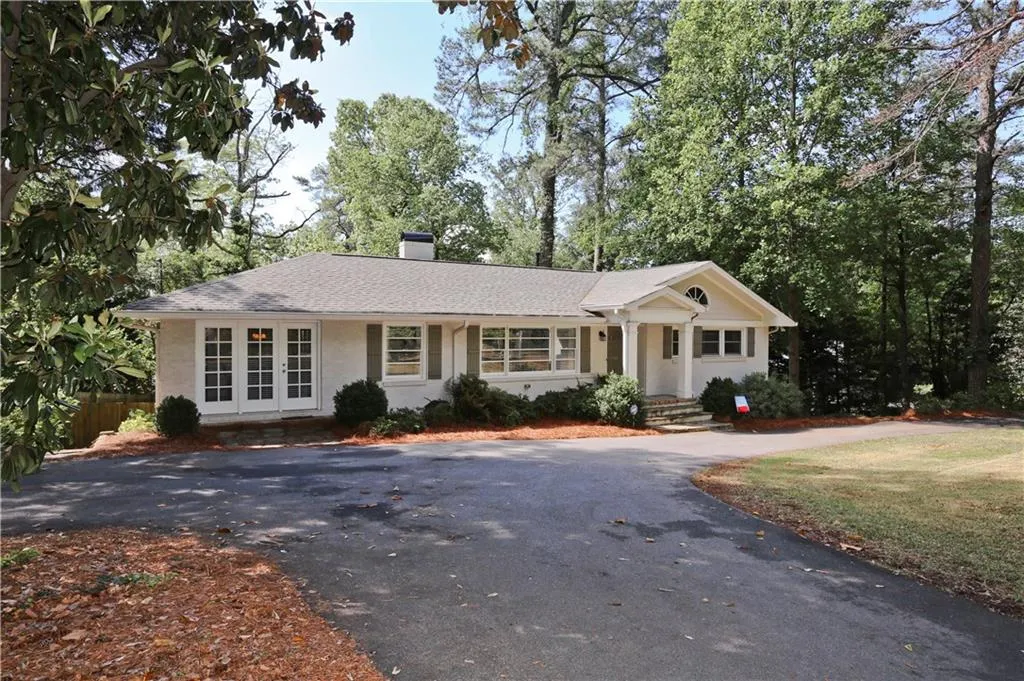 101 Mount Paran Road, Atlanta, Georgia 30342, 4 Bedrooms Bedrooms, ,3 BathroomsBathrooms,Residential,Sold,101 Mount Paran Road,5839106