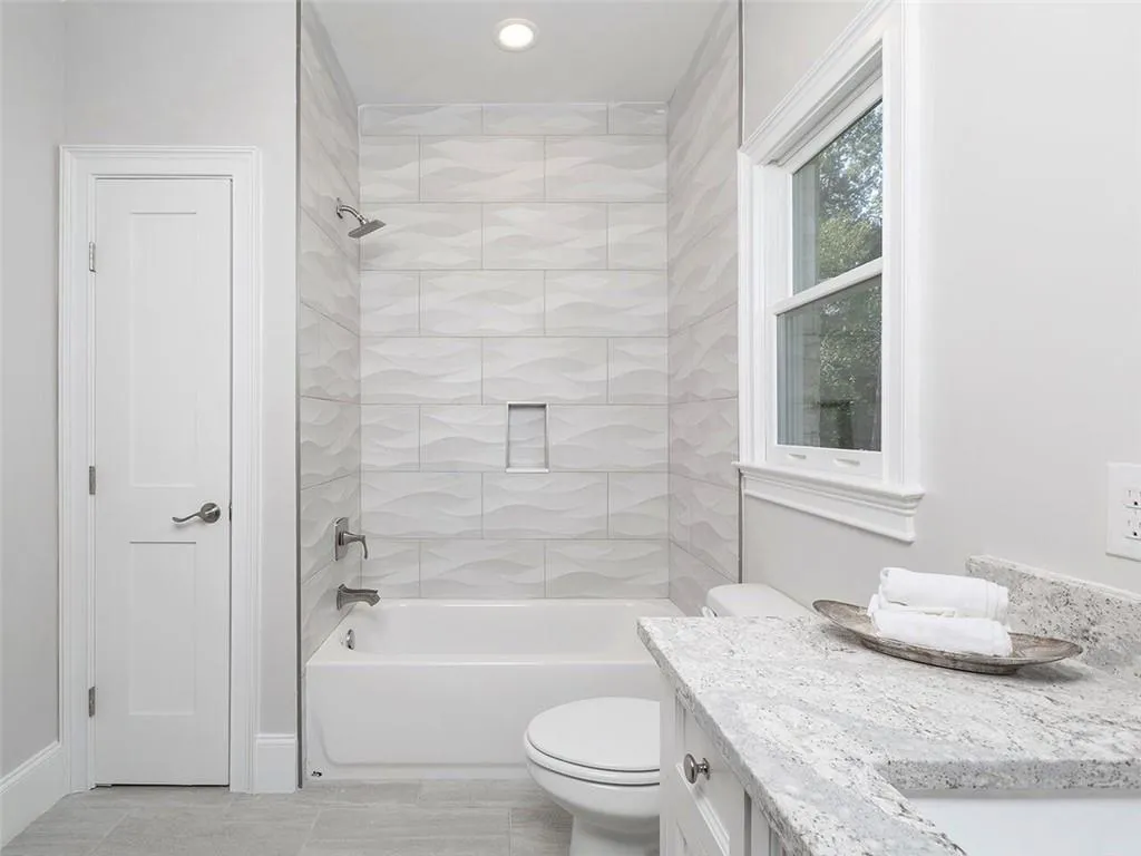 1465 N Riverside Circle, Sandy Springs, Georgia 30328, 5 Bedrooms Bedrooms, ,4 BathroomsBathrooms,Residential,Sold,1465 N Riverside Circle,6612097