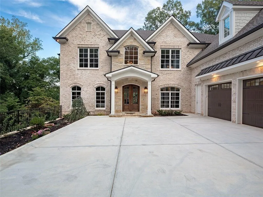 1465 N Riverside Circle, Sandy Springs, Georgia 30328, 5 Bedrooms Bedrooms, ,4 BathroomsBathrooms,Residential,Sold,1465 N Riverside Circle,6612097