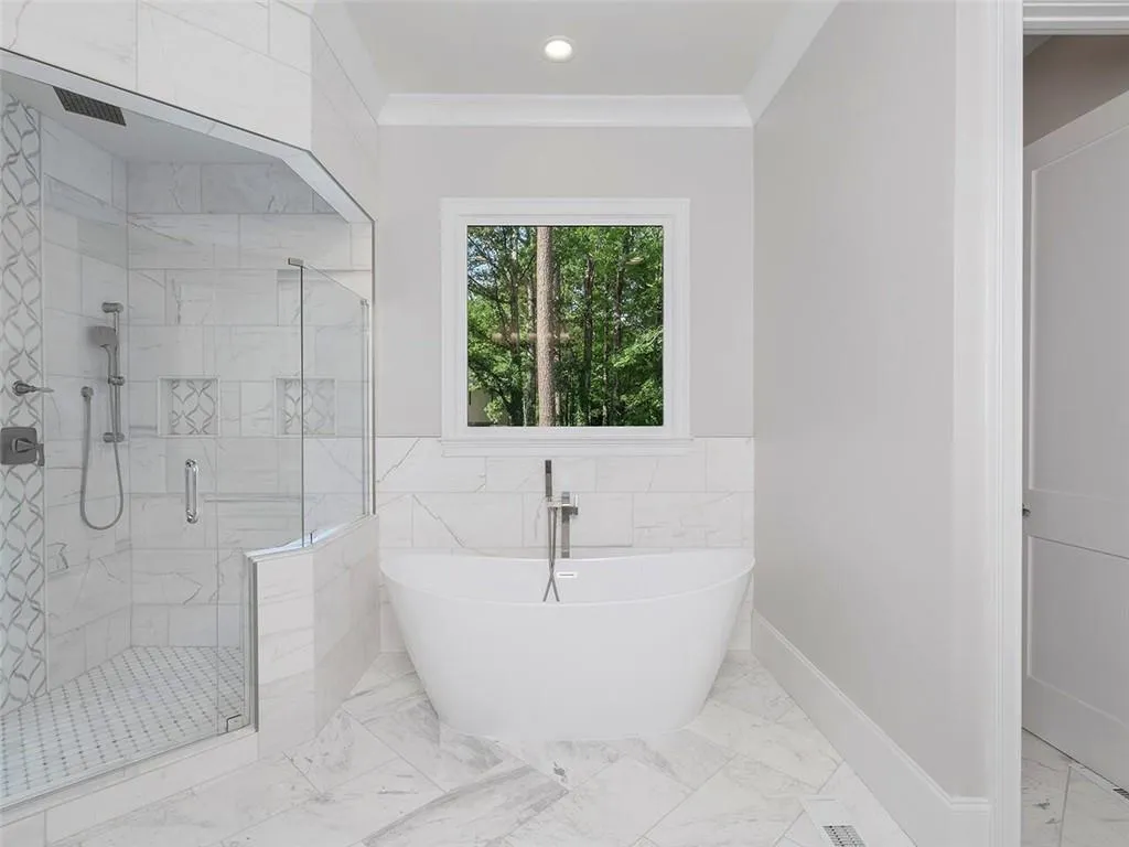 1465 N Riverside Circle, Sandy Springs, Georgia 30328, 5 Bedrooms Bedrooms, ,4 BathroomsBathrooms,Residential,Sold,1465 N Riverside Circle,6612097