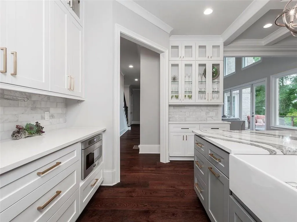 1465 N Riverside Circle, Sandy Springs, Georgia 30328, 5 Bedrooms Bedrooms, ,4 BathroomsBathrooms,Residential,Sold,1465 N Riverside Circle,6612097