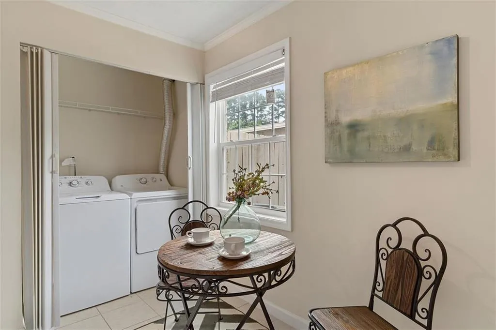 360 Winding River Drive Unit L, Atlanta, Georgia 30350, 3 Bedrooms Bedrooms, ,2 BathroomsBathrooms,Residential,Sold,360 Winding River Drive Unit L,6914368
