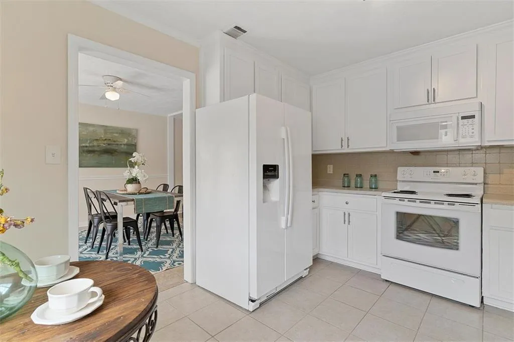 360 Winding River Drive Unit L, Atlanta, Georgia 30350, 3 Bedrooms Bedrooms, ,2 BathroomsBathrooms,Residential,Sold,360 Winding River Drive Unit L,6914368