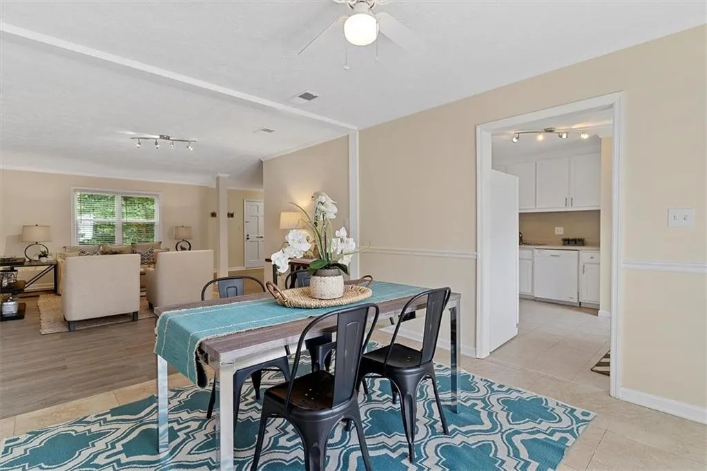 360 Winding River Drive Unit L, Atlanta, Georgia 30350, 3 Bedrooms Bedrooms, ,2 BathroomsBathrooms,Residential,Sold,360 Winding River Drive Unit L,6914368
