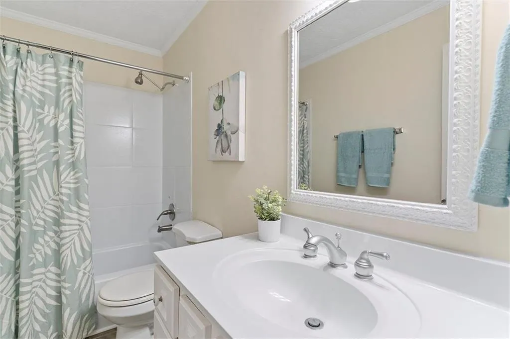 360 Winding River Drive Unit L, Atlanta, Georgia 30350, 3 Bedrooms Bedrooms, ,2 BathroomsBathrooms,Residential,Sold,360 Winding River Drive Unit L,6914368